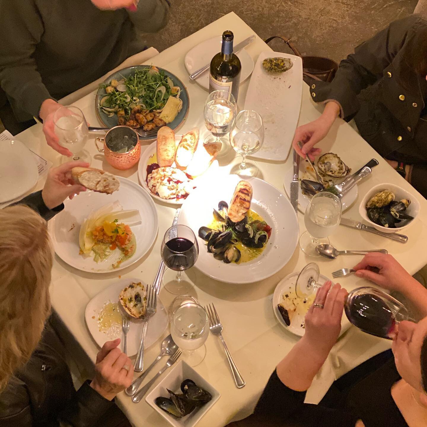 Endless flavors begin at 5&hellip;🍴🥂✨#dinnergoals #dinnerdate 
Dinner Tues-Sun 5pm
Closed Mon
#roswell #roswellga #foodblogger #yelpotp #visitroswellga #eastcobbsnobs #frenchbistro  #roswellrestaurants #roswellinfluencers #explorega #stufftodoina