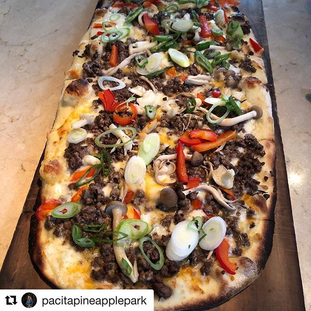 You compl-EAT me... ❤️❤️❤️. #pizzaiseternal 
#Repost @pacitapineapplepark with @get_repost
・・・
Lunch with my favorite ❤️
#foodislove #pizzatime #flatbread #lunchdate