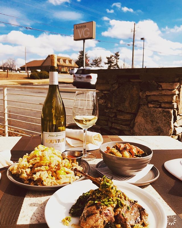 ✨🌞Pop-Up Patio Special 🌞✨ Honoring the hottest day in 82 years with 18 apps for $8 each. 
#thursdayfeb7 #popup #restaurantlife #lunchtime #dinnerdate #patio #thirstythursday
